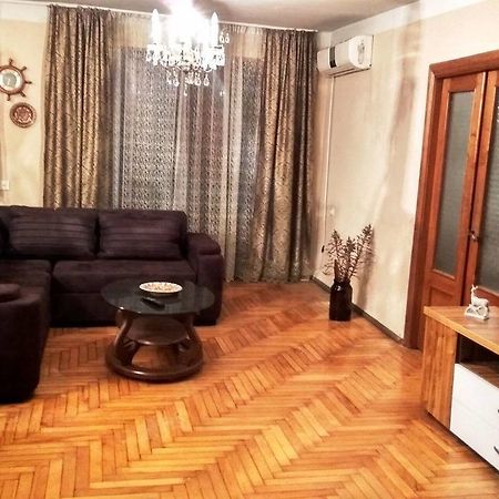 Apartment K. Gamsakhurdia St. Batumi Ngoại thất bức ảnh
