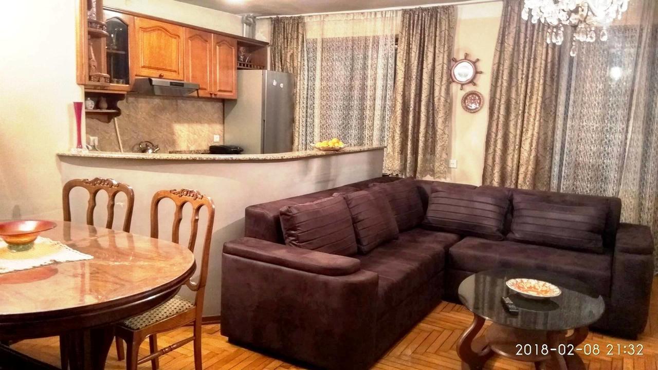 Apartment K. Gamsakhurdia St. Batumi Ngoại thất bức ảnh